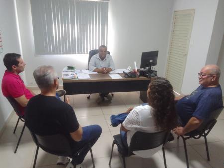 Prefeito Barrinha recebe representantes do Detran-MS para tratar de sinalização viária em Corguinho